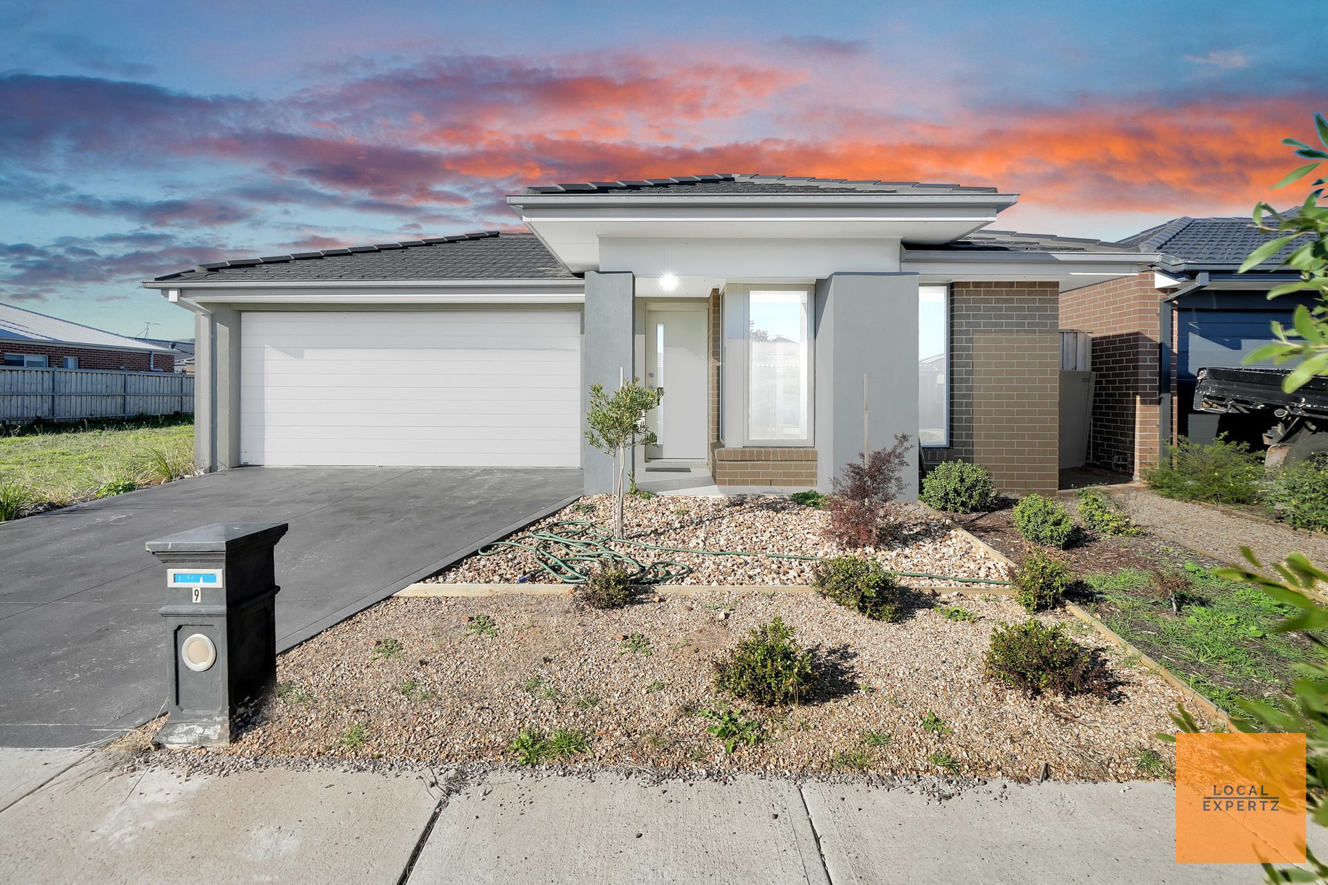 9 Bellbird Street, Kurunjang, VIC — photo 1