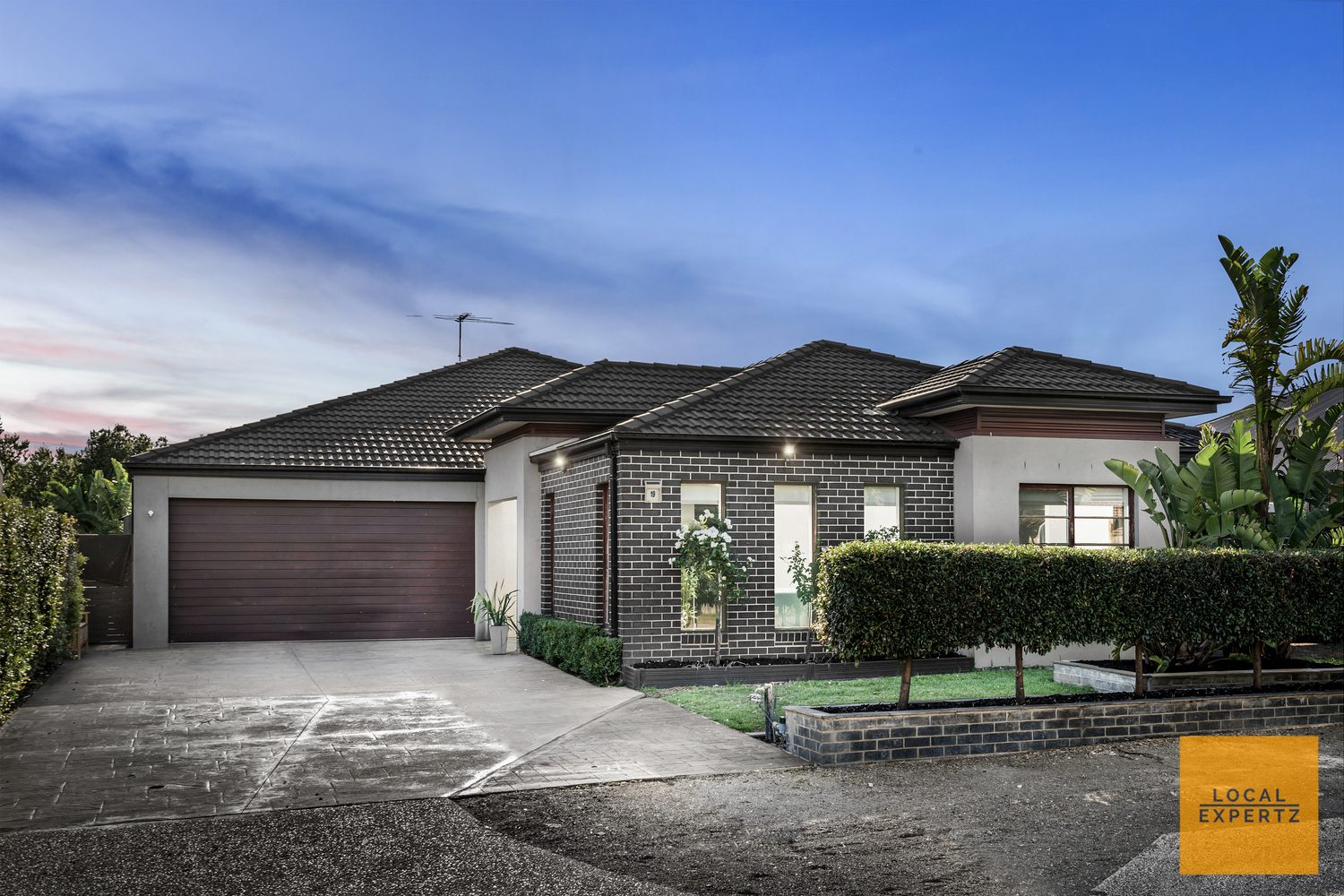 19 Ultimo Walk, Taylors Hill, VIC — photo 1