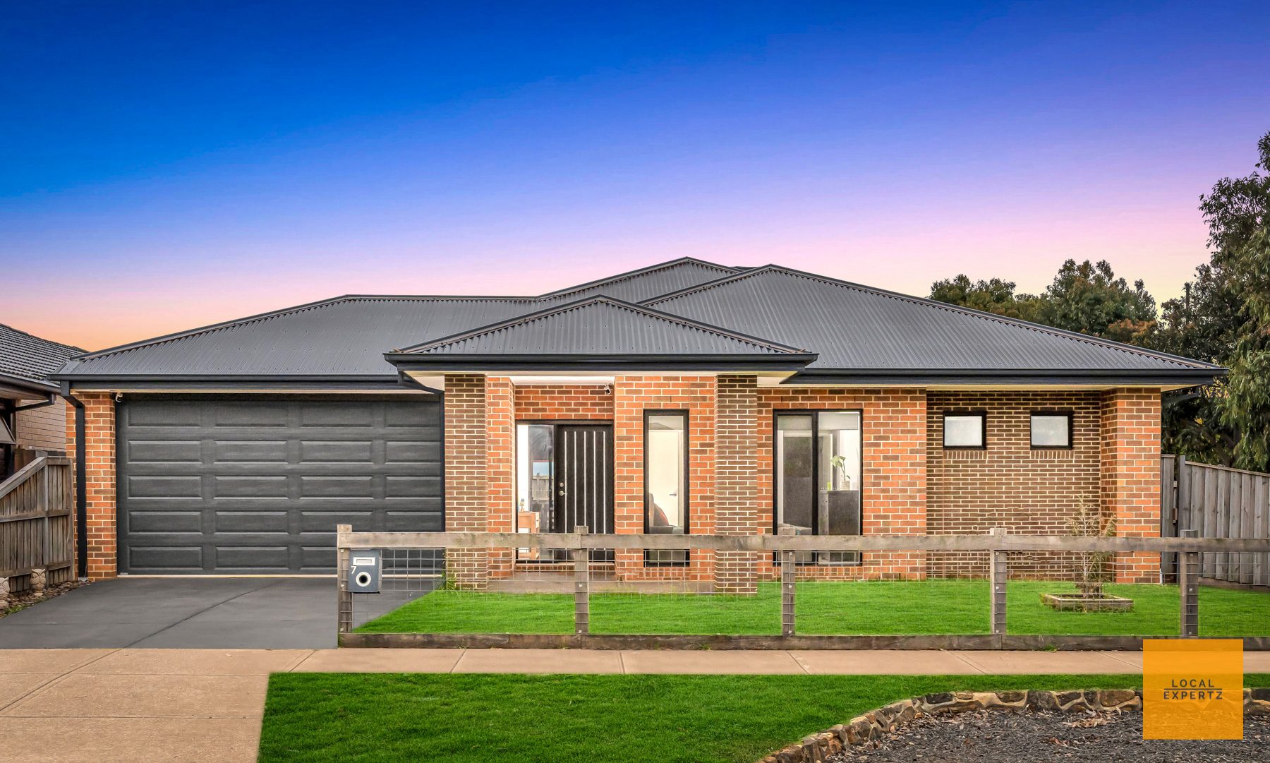 7 Meredith Place, Eynesbury, VIC — photo 1
