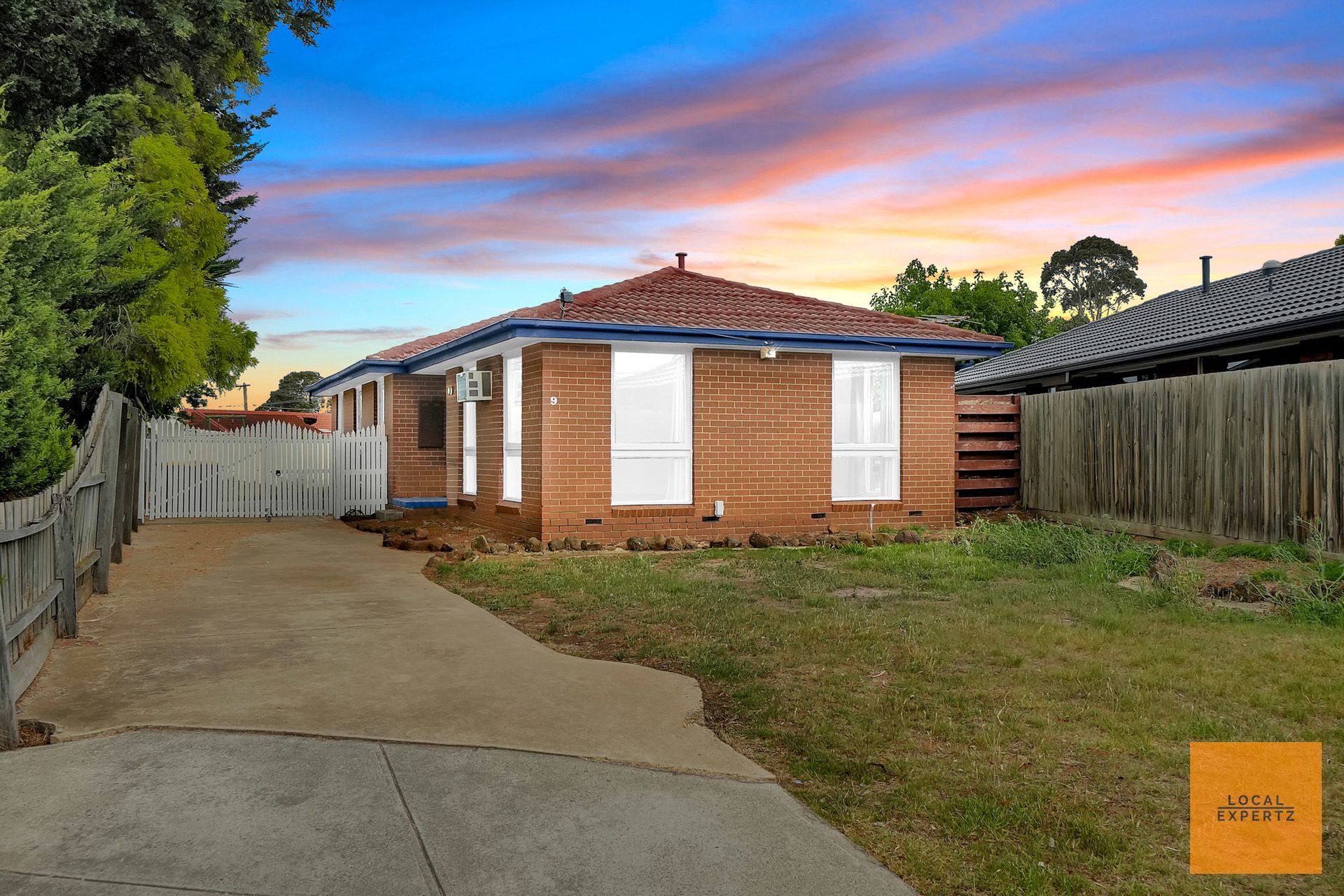 9 Hagen Close, Hoppers Crossing, VIC — photo 1