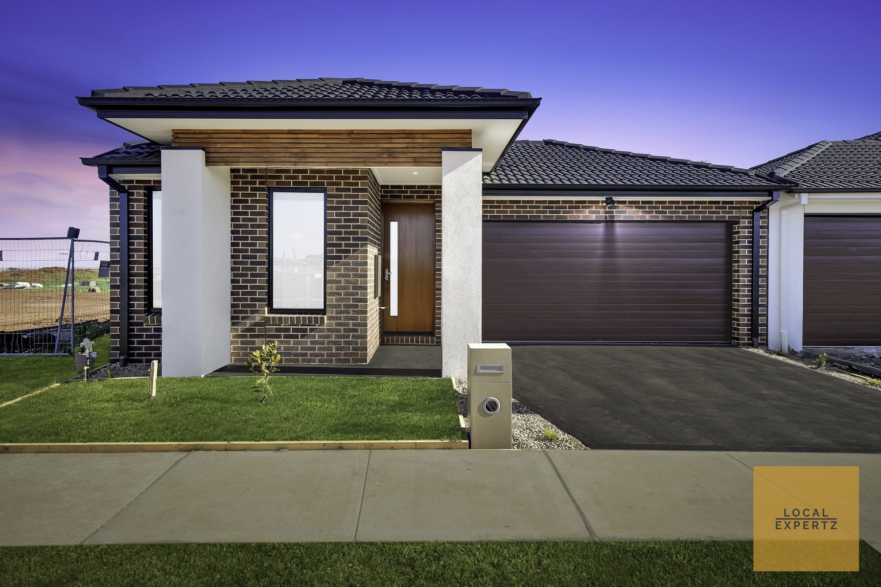 74 Buckingham Boulevard, Strathtulloh, VIC — photo 1