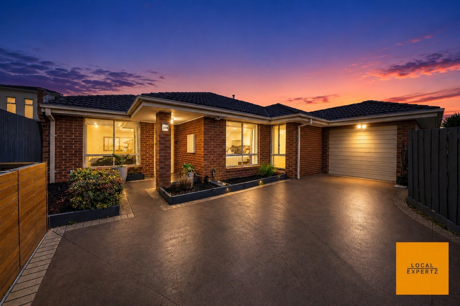 2/10 Darlington Grove, Sydenham, VIC — photo 1