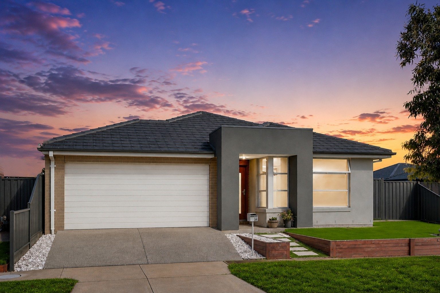 13 Opulent Boulevard, Tarneit, VIC — photo 1