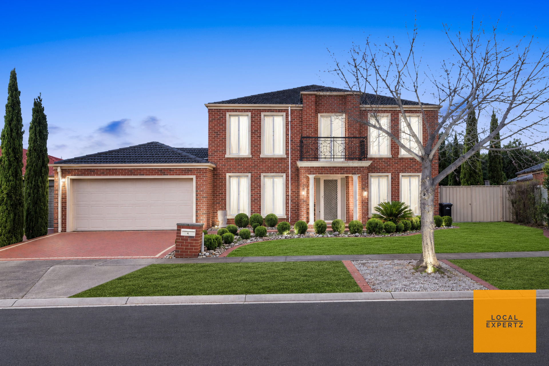 4 Carlyon Close, Melton West, VIC — photo 1