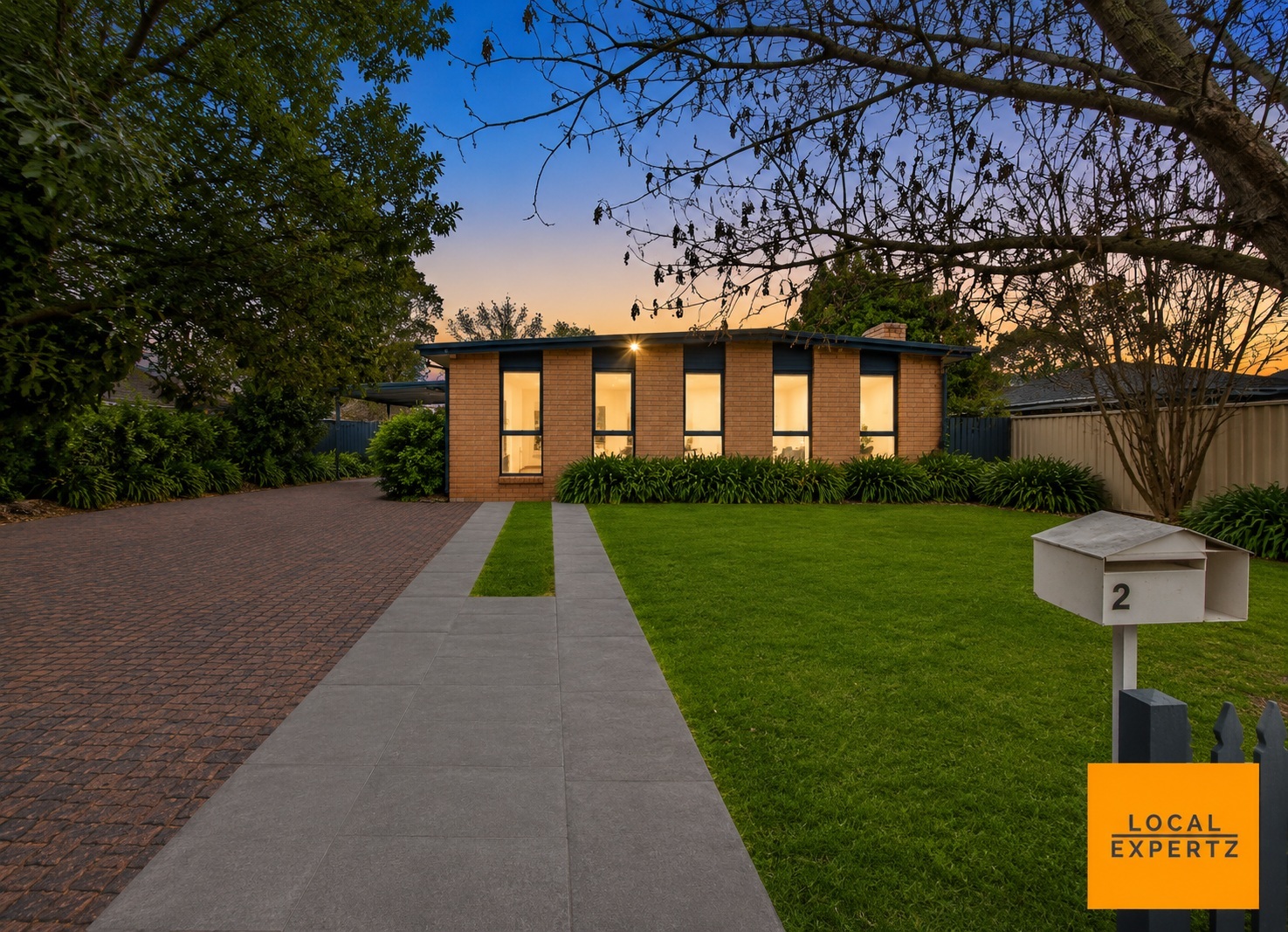 2 Amanda Court, Melton, VIC — photo 1