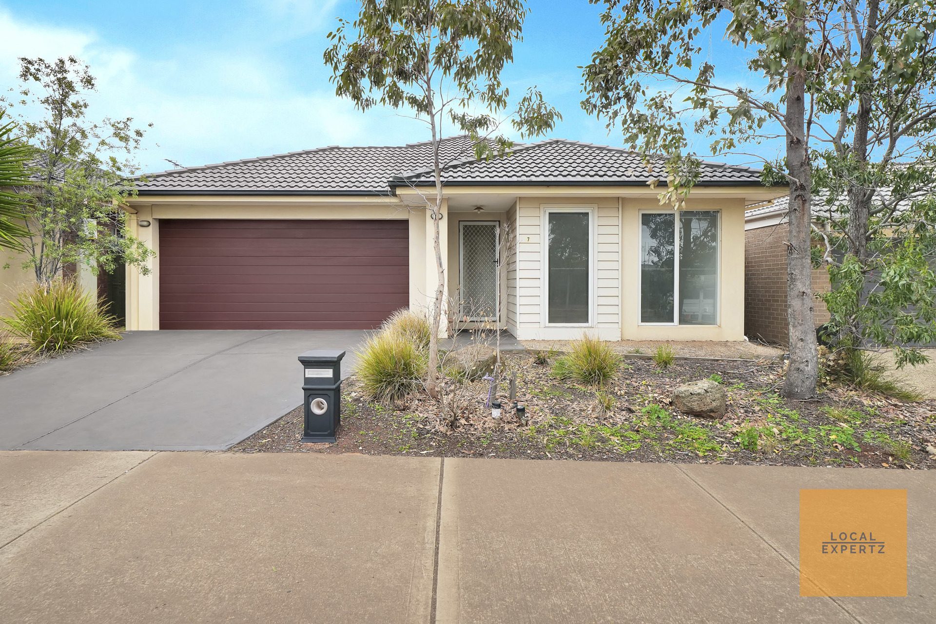 7 Atherstone Boulevard, Strathtulloh, VIC — photo 1