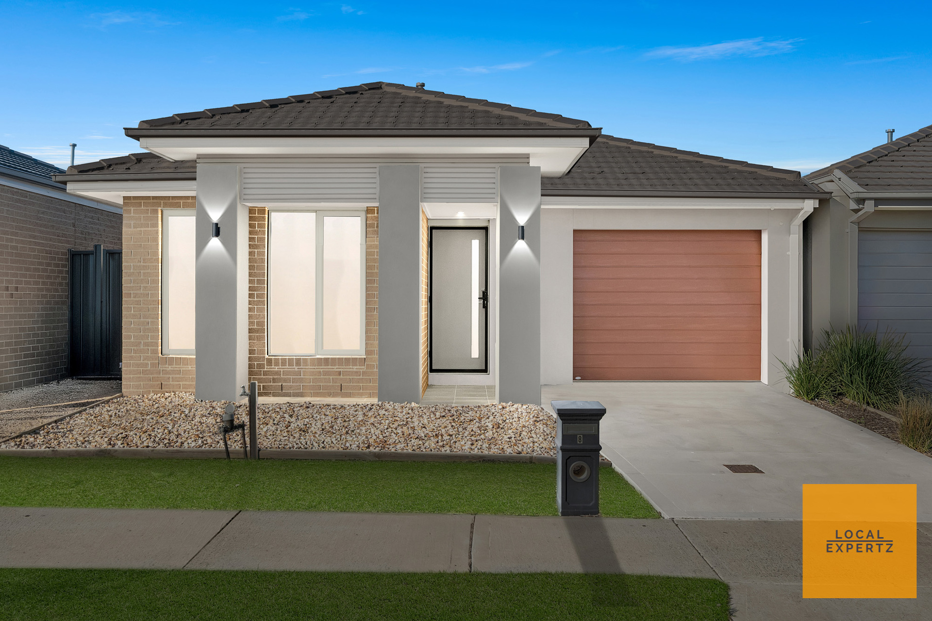 8 Makiti Crescent, Harkness, VIC