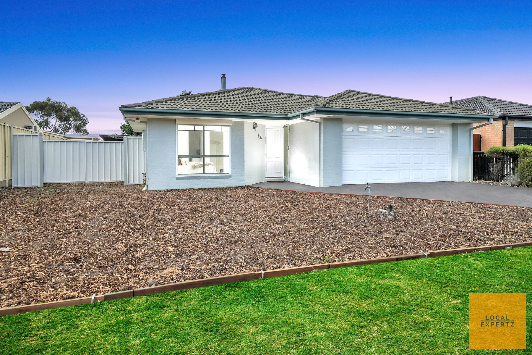 38 Kenswick Drive, Hillside, VIC — photo 1