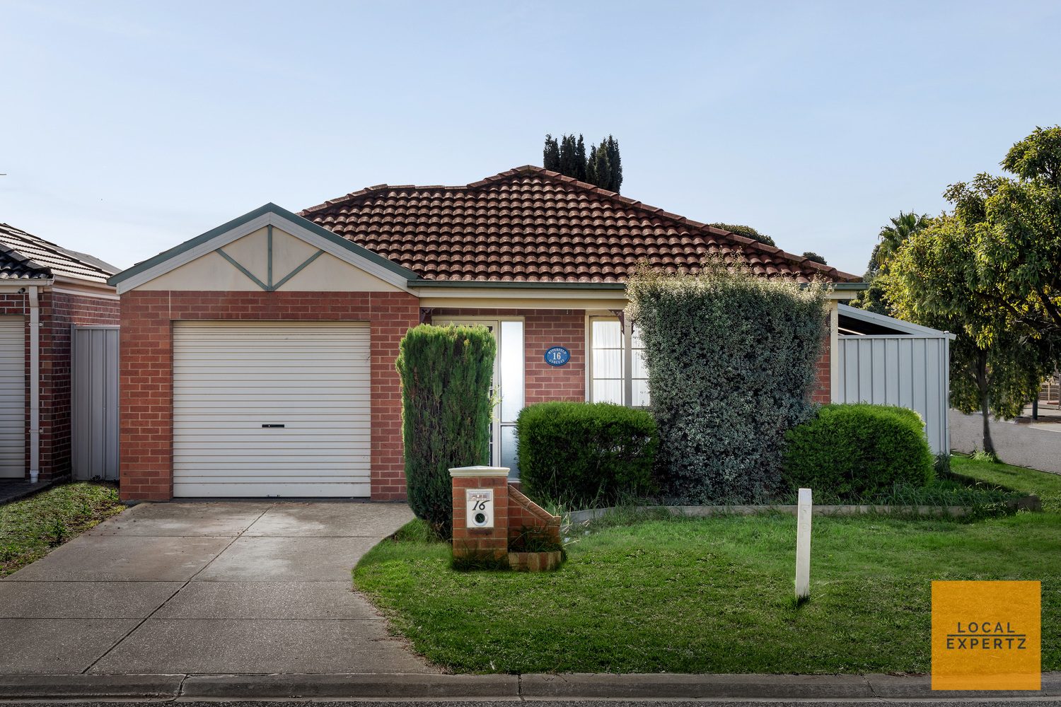 16 Wyperfeld Circuit, Caroline Springs, VIC — photo 1