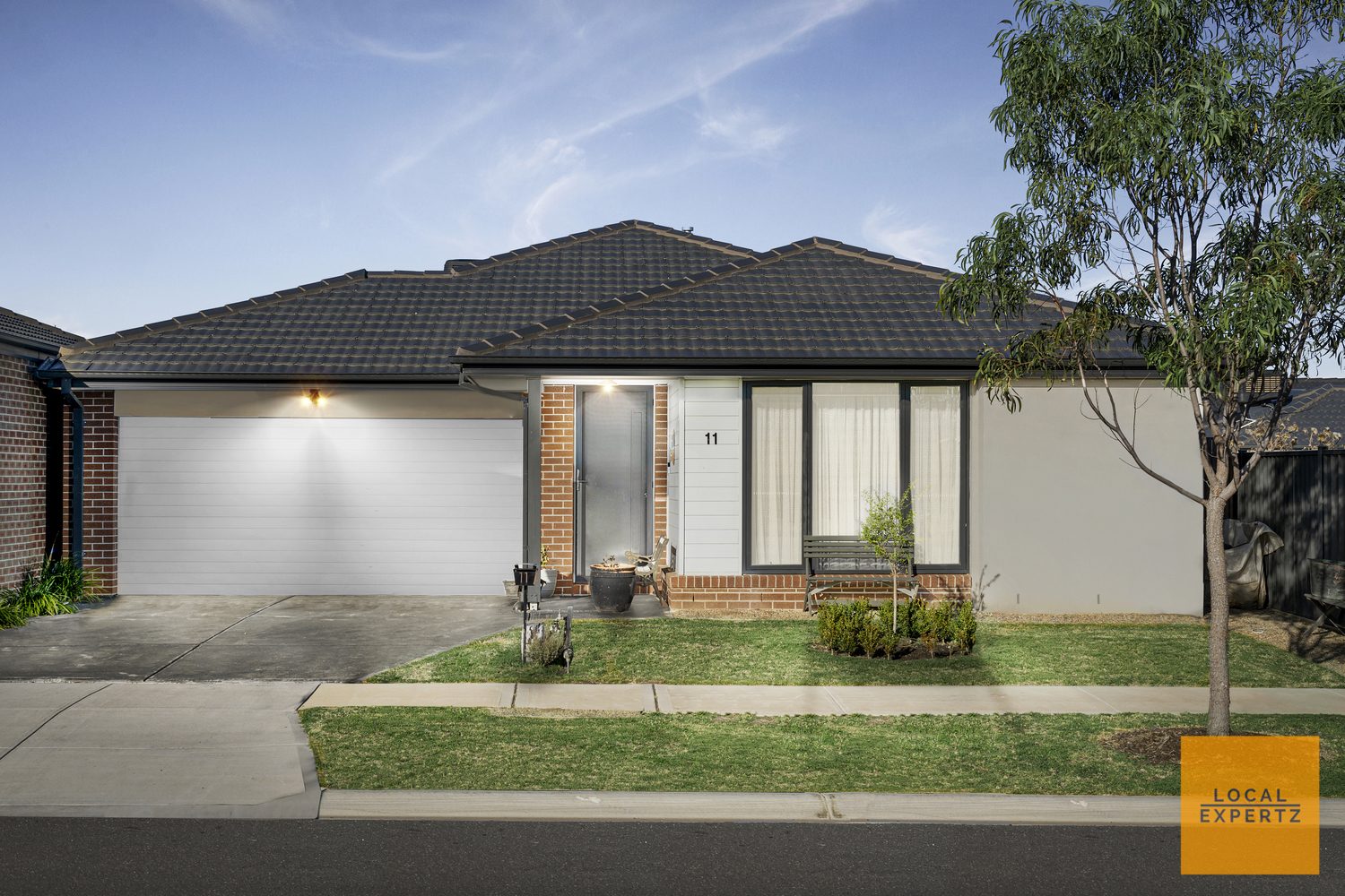 11 Brooksby Circuit, Harkness, VIC — photo 1