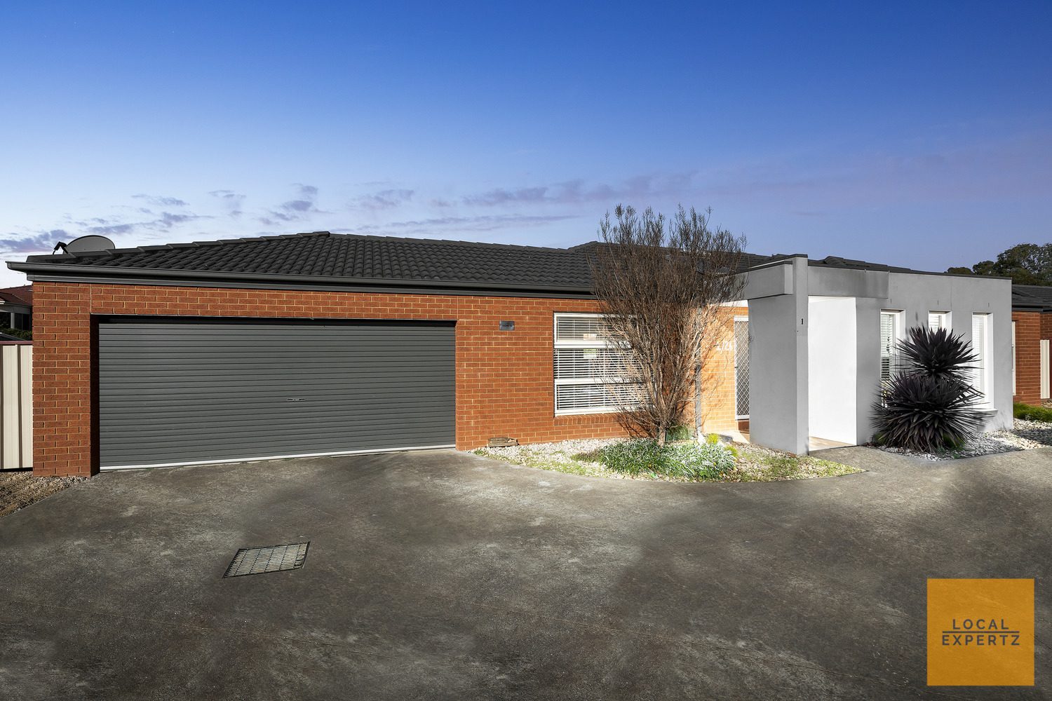 1/26 Mcburnie Drive, Kurunjang, VIC — photo 1
