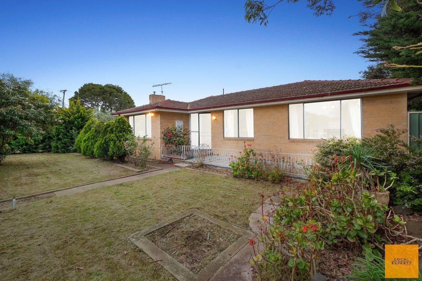 8 Brooklyn Road, Melton South, VIC — photo 1