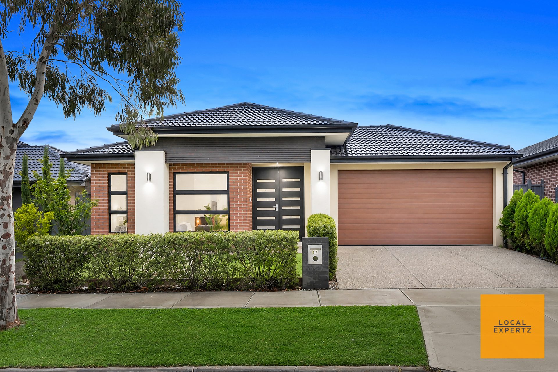 17 MacAlister Grove, Cobblebank, VIC — photo 1