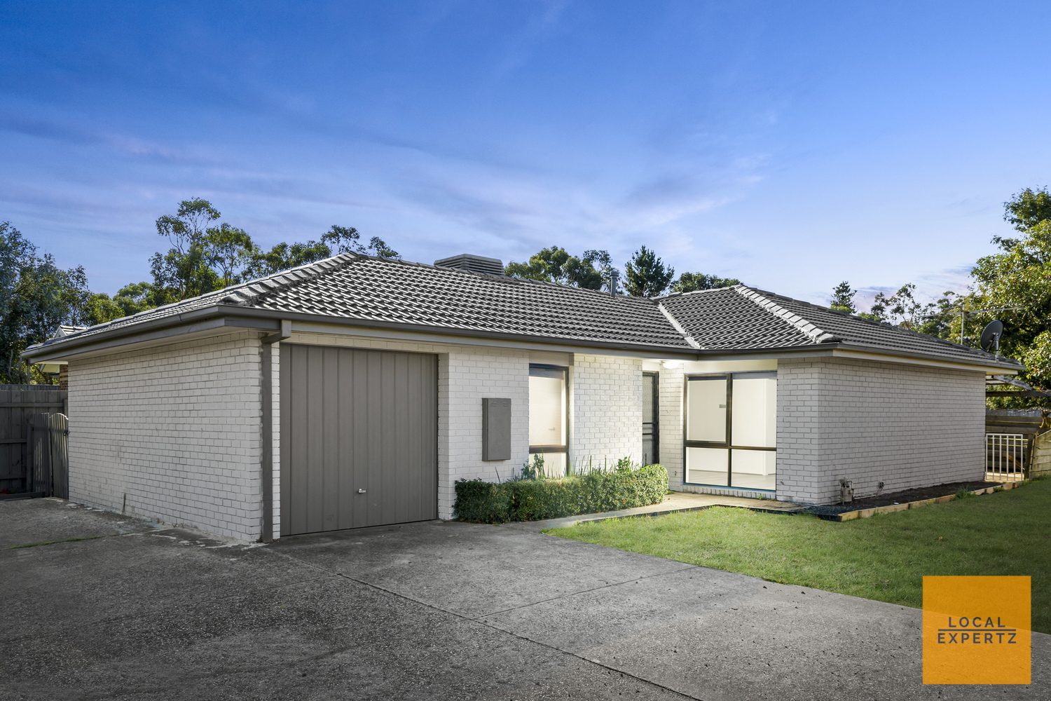 1/102 Station Road, Gisborne, VIC — photo 1