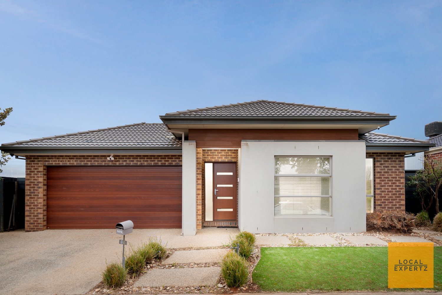 15 Mapleton Boulevard, Melton South, VIC — photo 1