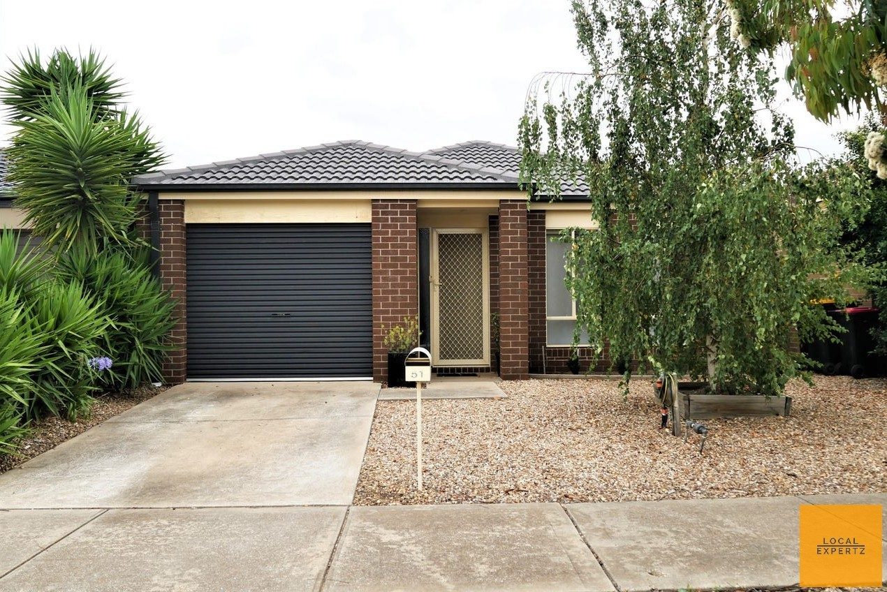 51 Peter Pan Crescent, Kurunjang, VIC — photo 1