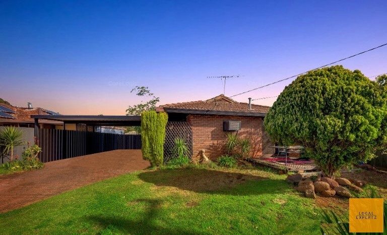 72 Hume Avenue, Melton South, VIC — photo 1