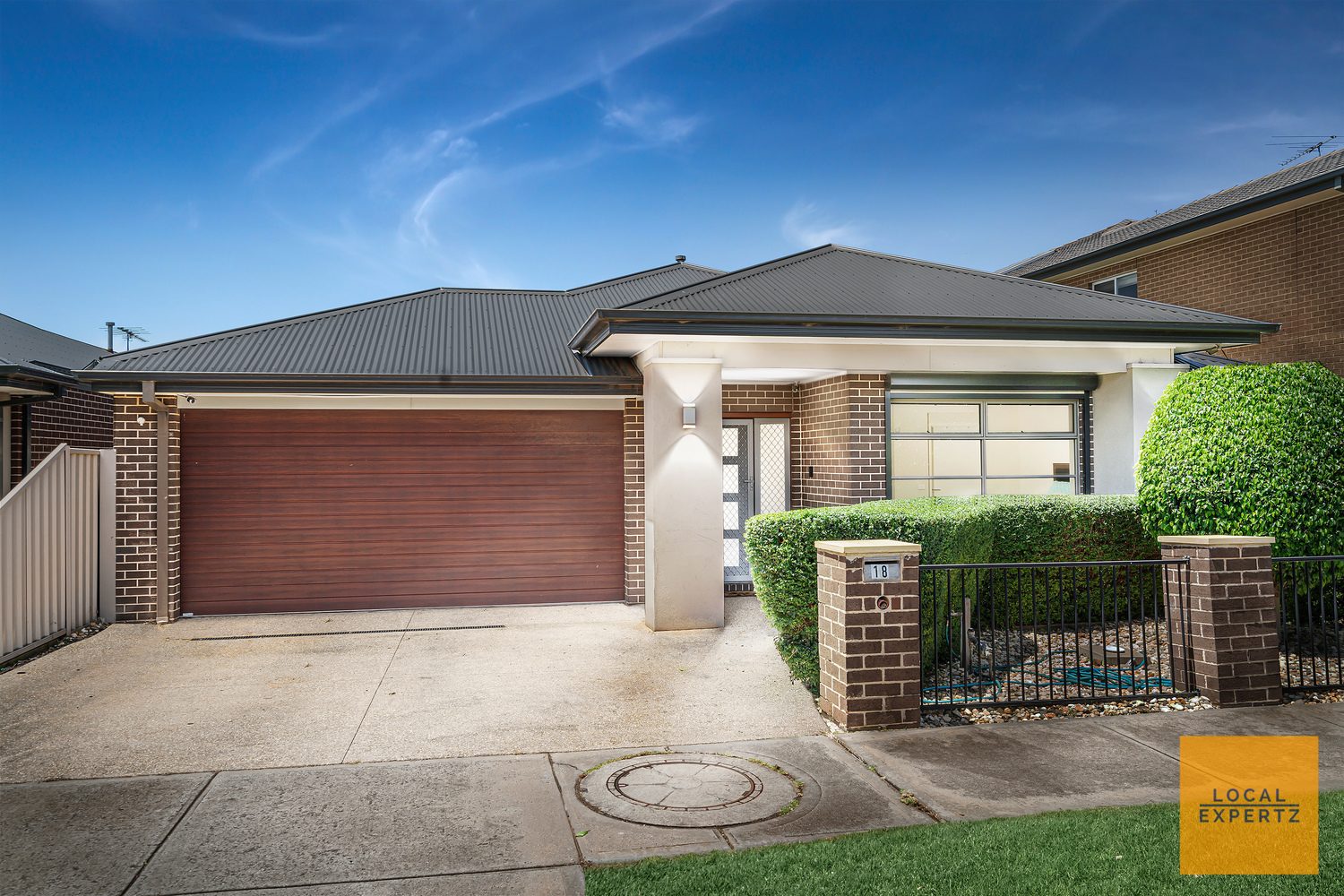 18 Orbis Avenue, Fraser Rise, VIC — photo 1