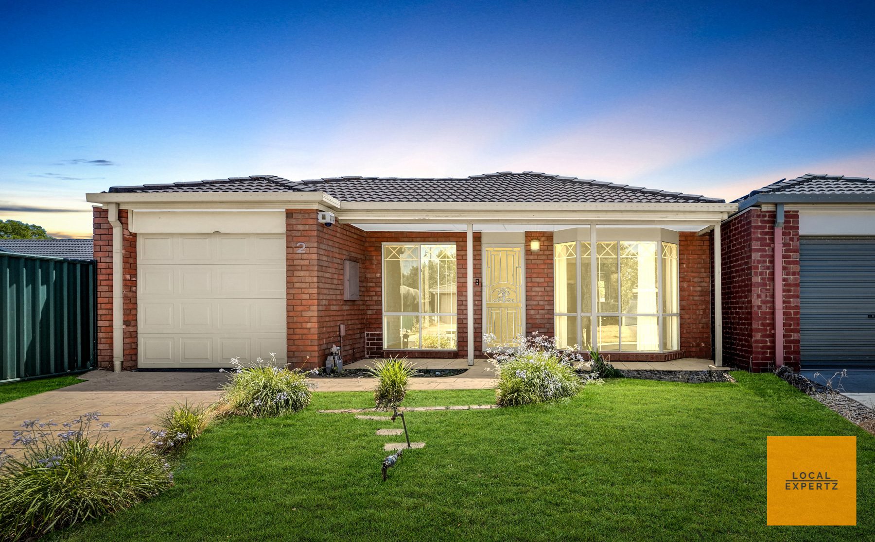 2 Grigorieva Court, Burnside, VIC — photo 1