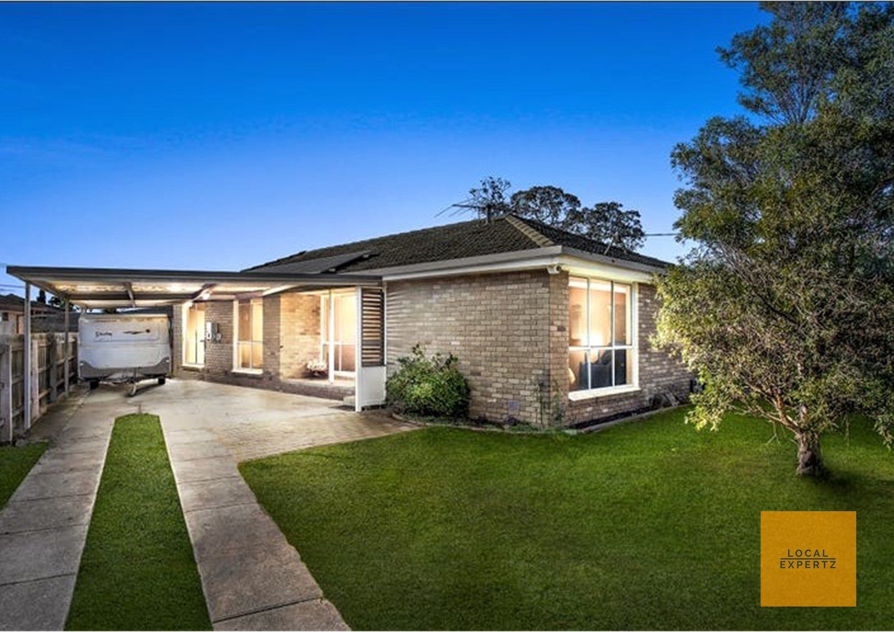 11 Lawson Road, Melton South, VIC — photo 1