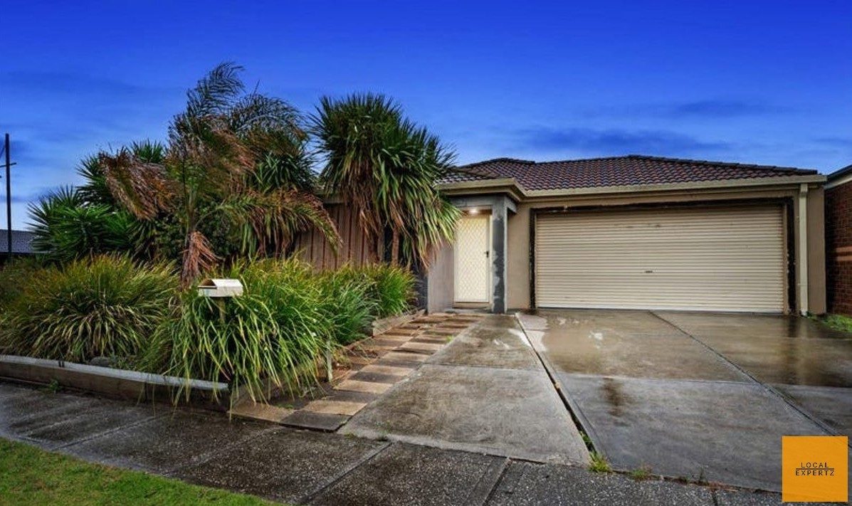 9 Black Knight Way, Kurunjang, VIC — photo 1