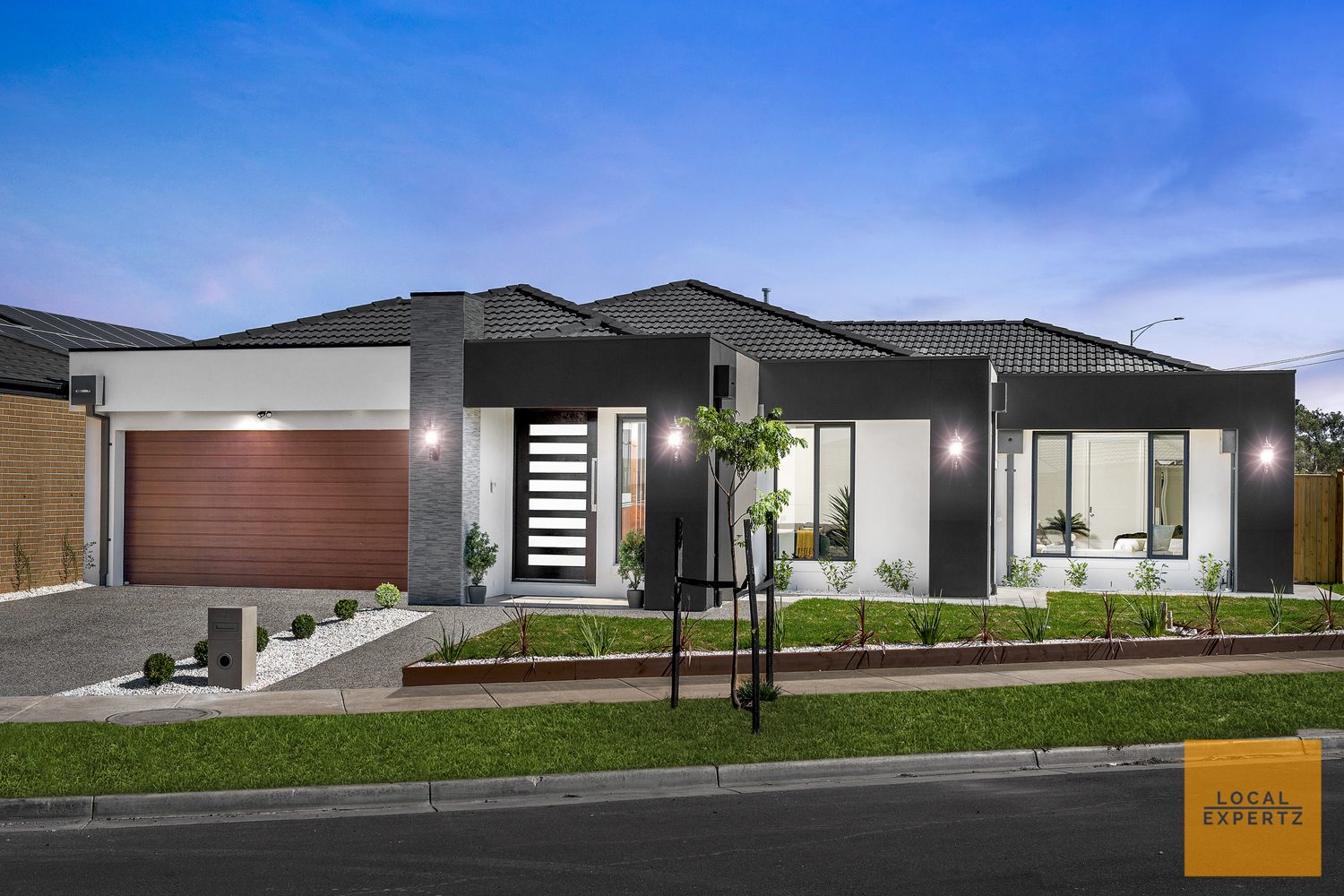 22 Stockport Crescent, Thornhill Park, VIC — photo 1