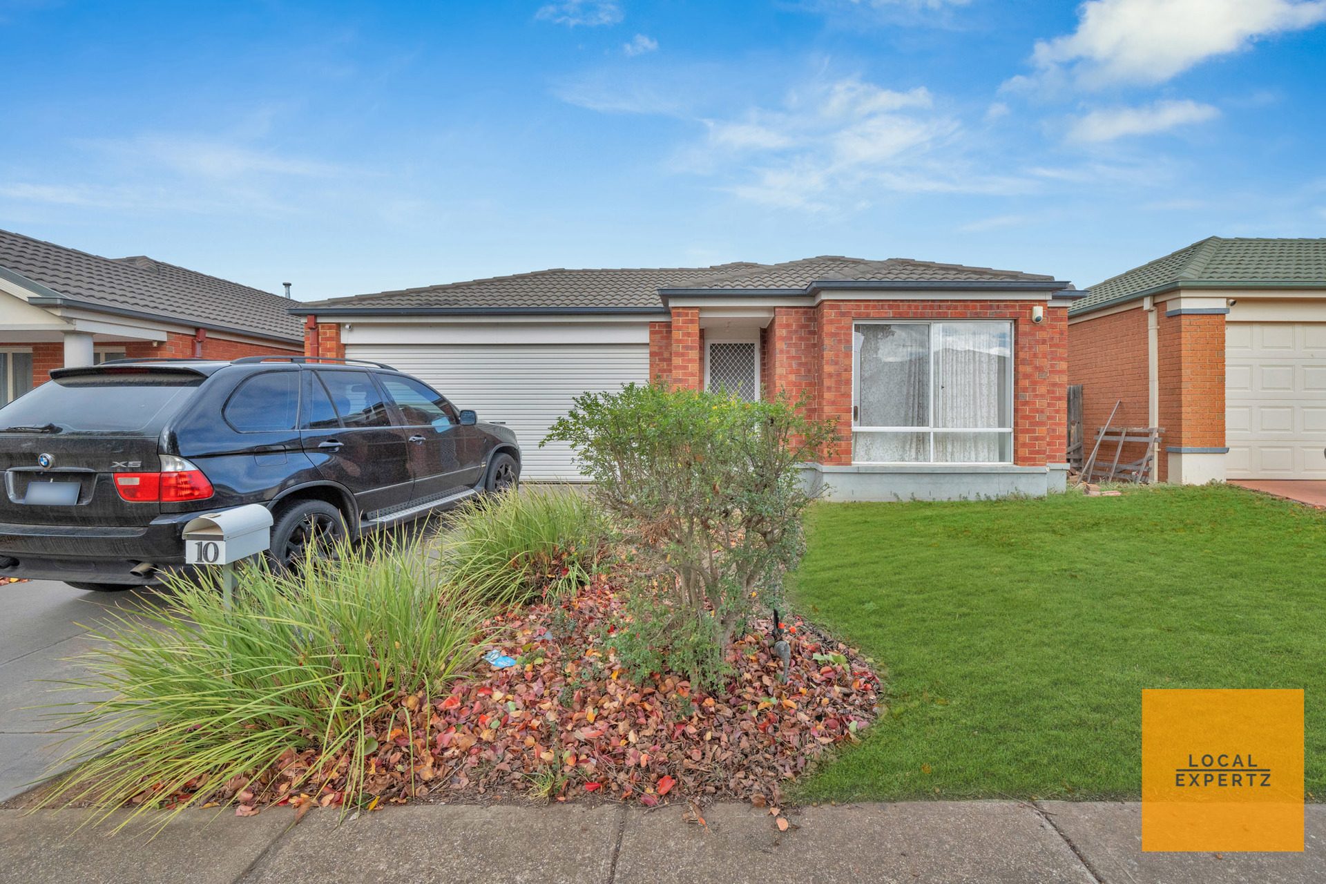 10 Sunderland Way, Melton West, VIC — photo 1