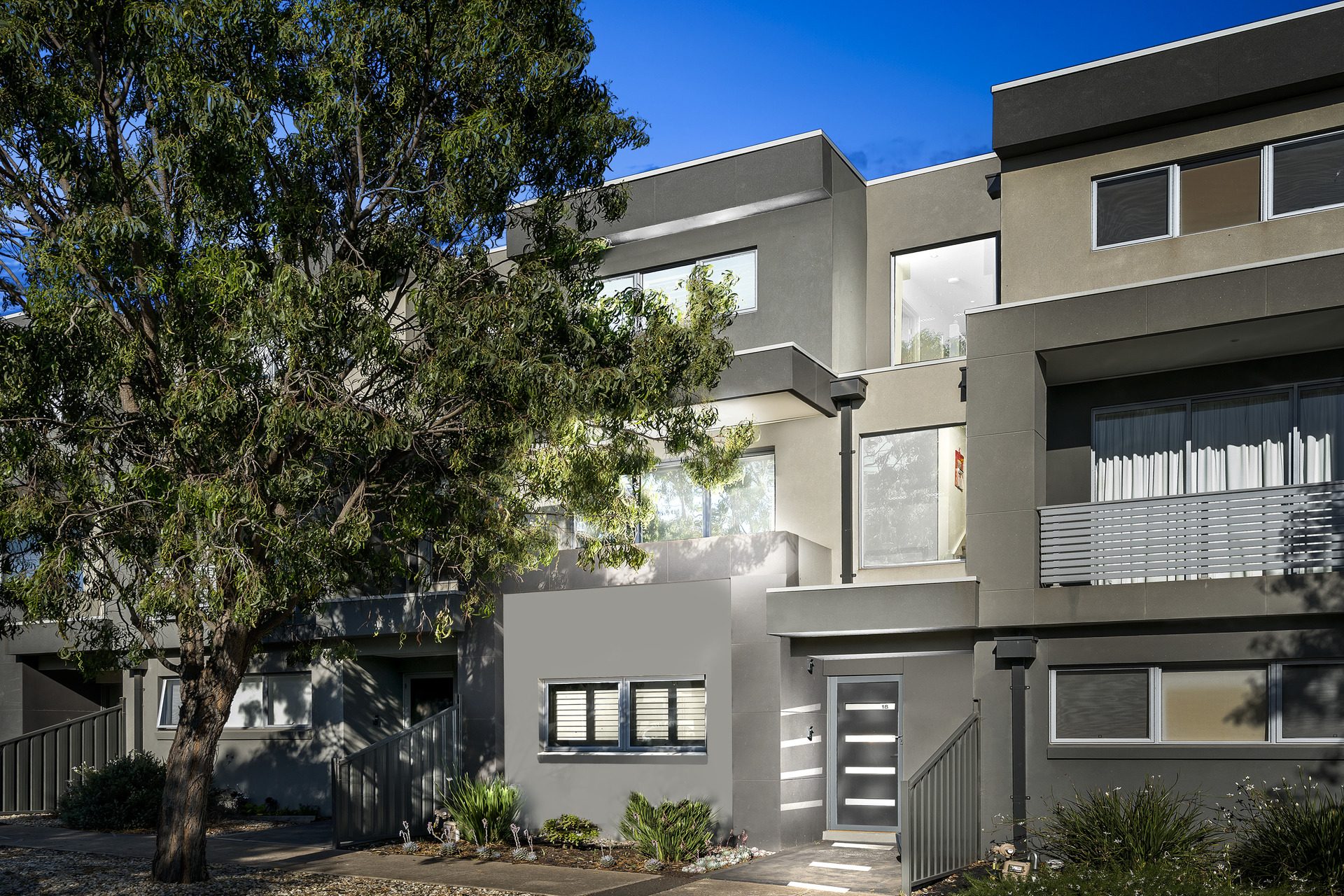18/13 Greville Street, Caroline Springs, VIC — photo 1