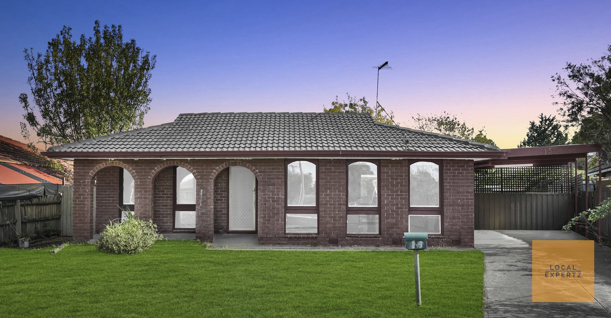 15 Dalton Drive, Melton South, VIC — photo 1