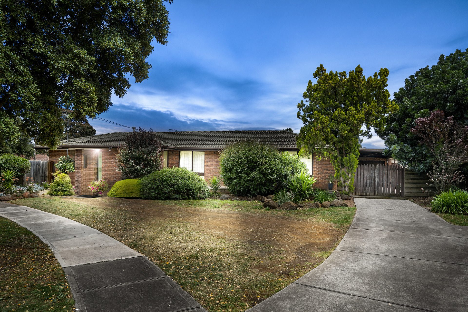 20 Kurrajong Crescent, Melton South, VIC — photo 1