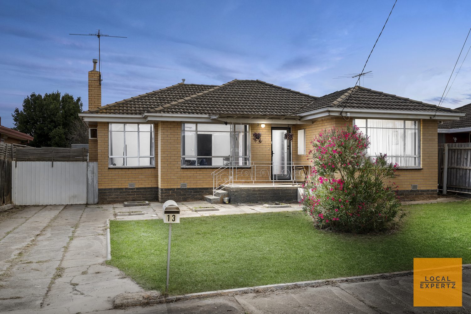 13 Curlew Close, Melton, VIC — photo 1