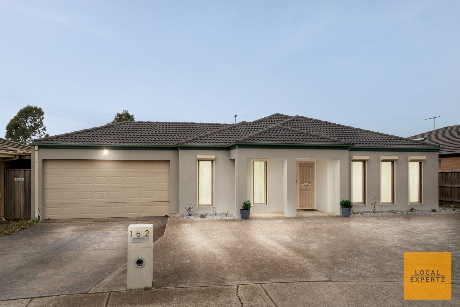162 Clarkes Road, Brookfield, VIC — photo 1
