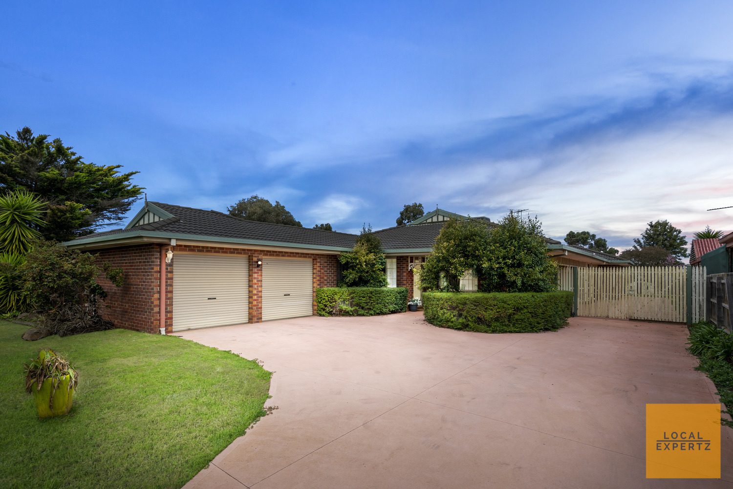 373 Centenary Avenue, Melton West, VIC — photo 1