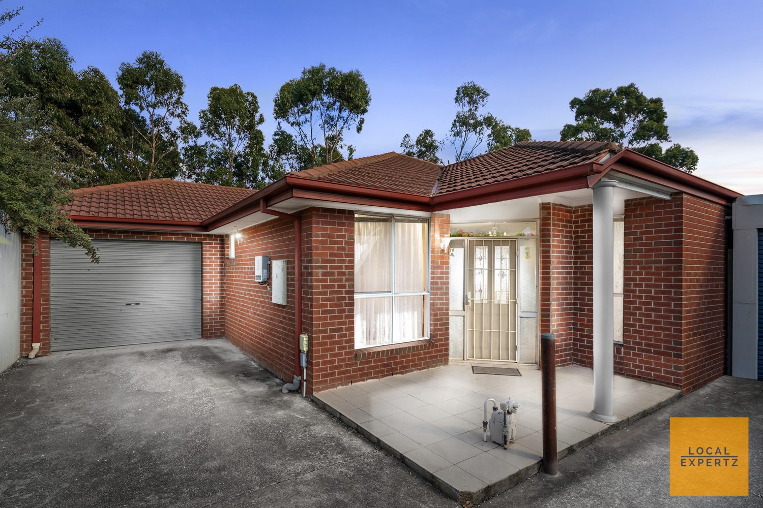 2/47 Exford Road, Melton South, VIC — photo 1