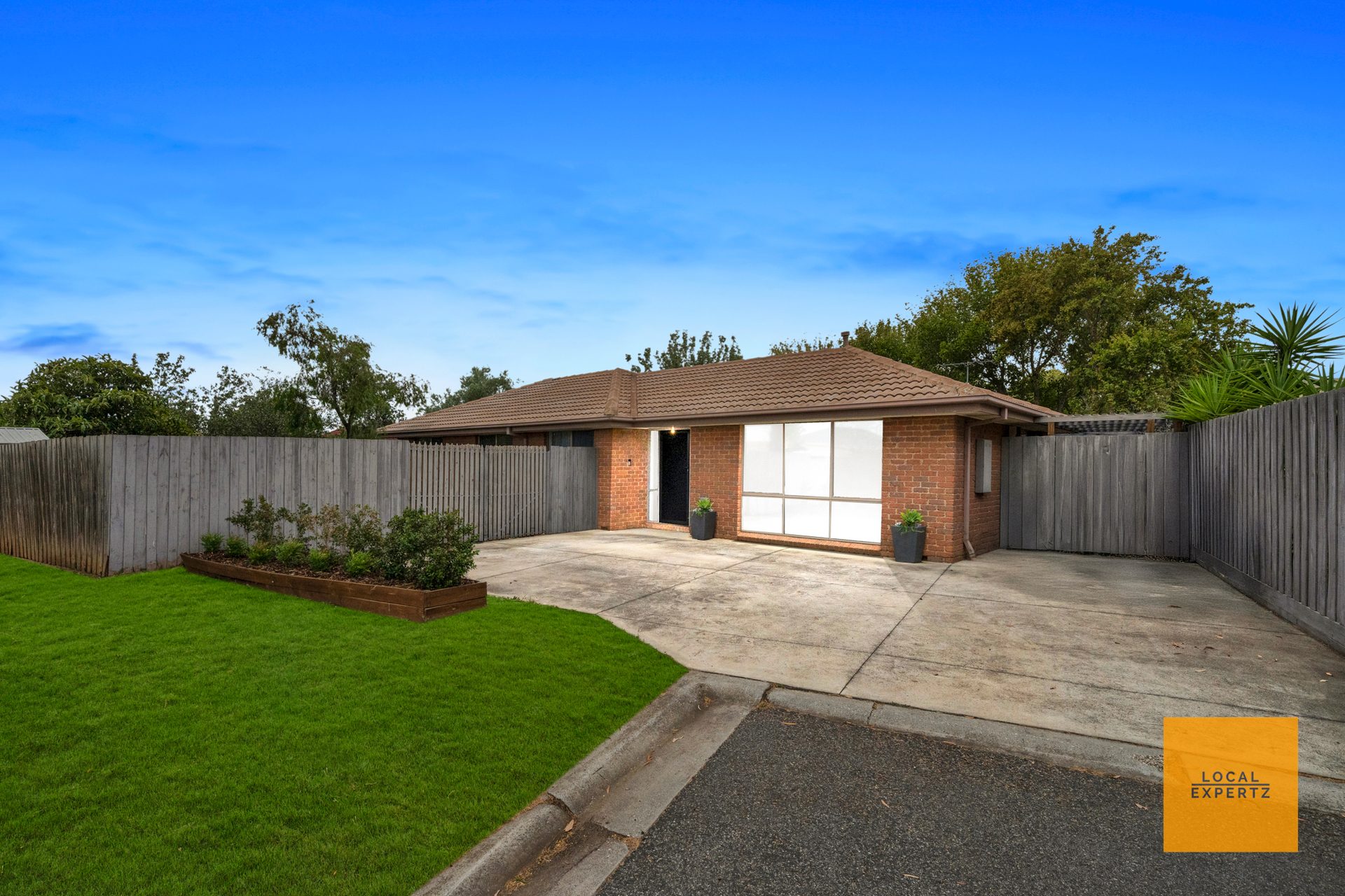 5 Baluk Place, Kurunjang, VIC — photo 1