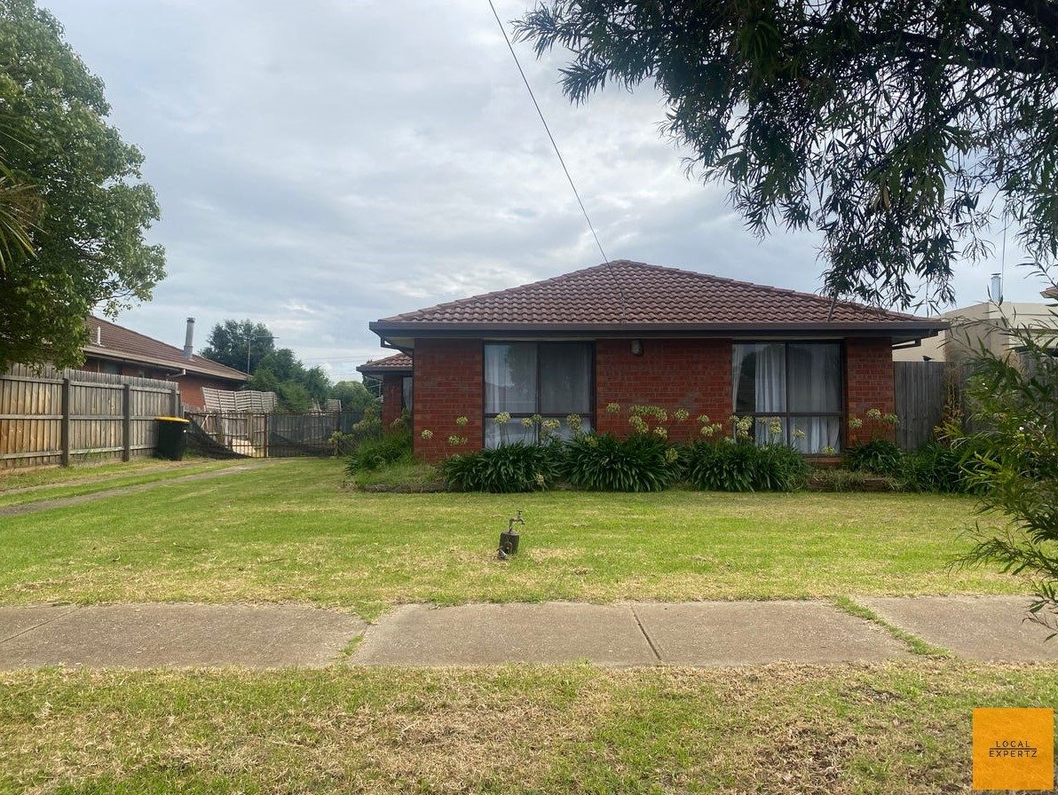 77 Childs Street, Melton South, VIC — photo 1