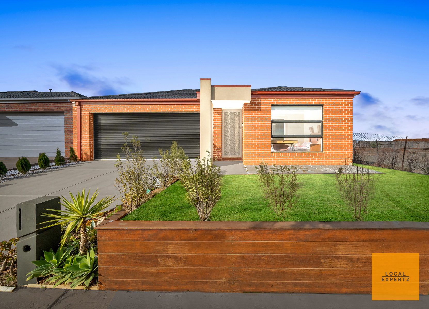 221 James Melrose Drive, Brookfield, VIC — photo 1