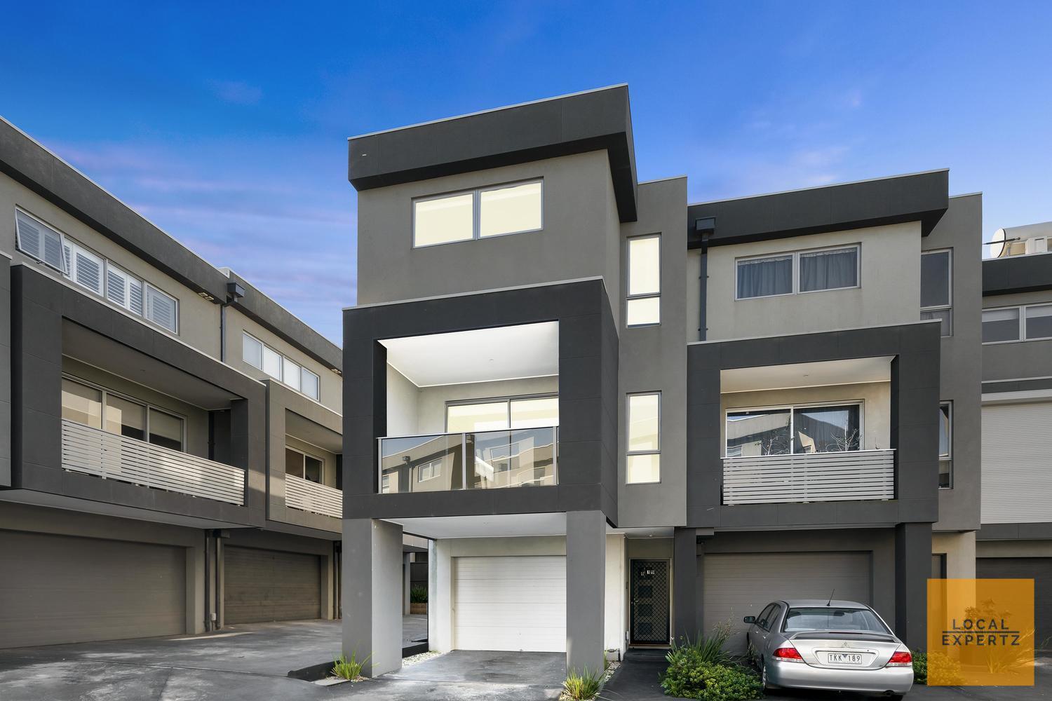 15/13 Greville Street, Caroline Springs, VIC — photo 1