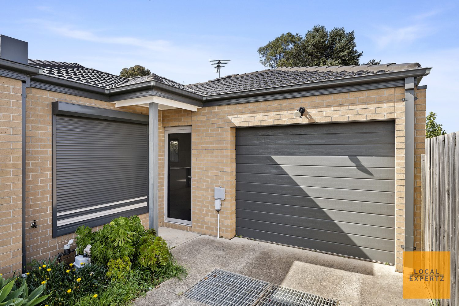 17B Blackwood Drive, Melton South, VIC — photo 1