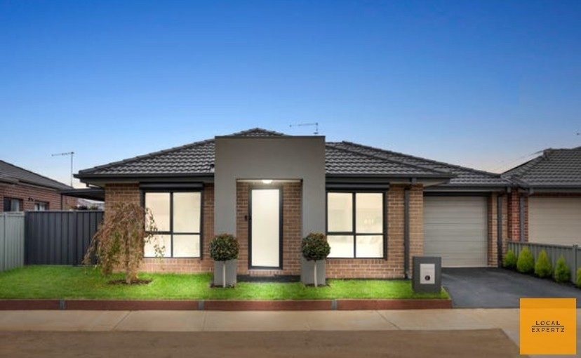 34 Perennial Drive, Kurunjang, VIC — photo 1