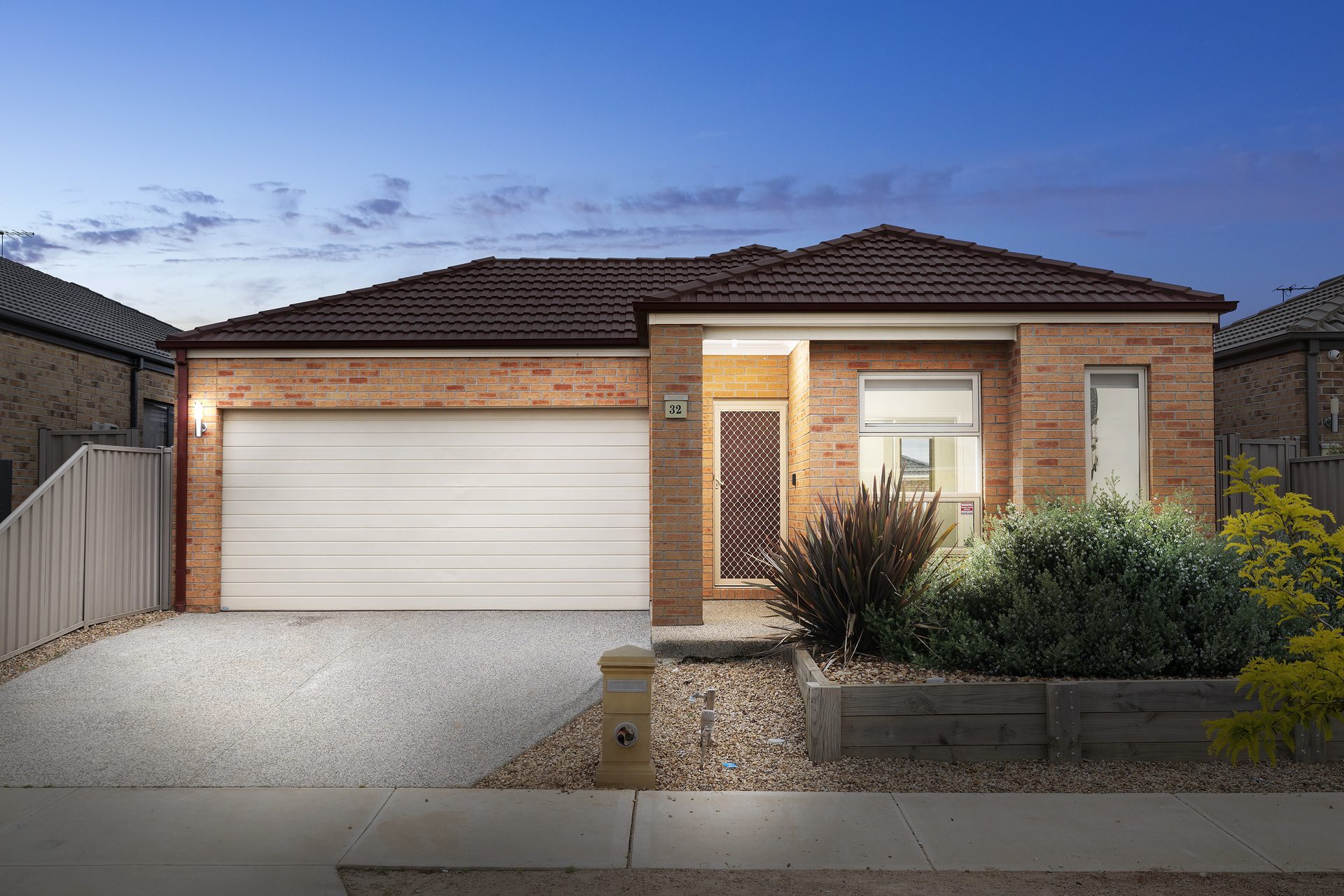 32 Caruana Crescent, Harkness, VIC — photo 1