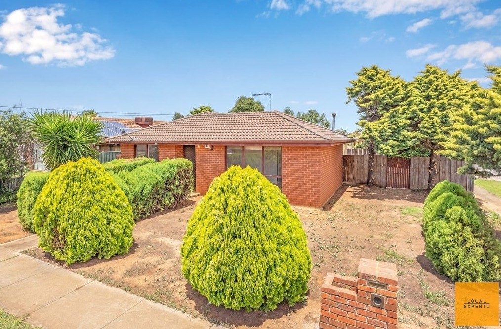 13 Neerim Street, Melton South, VIC — photo 1