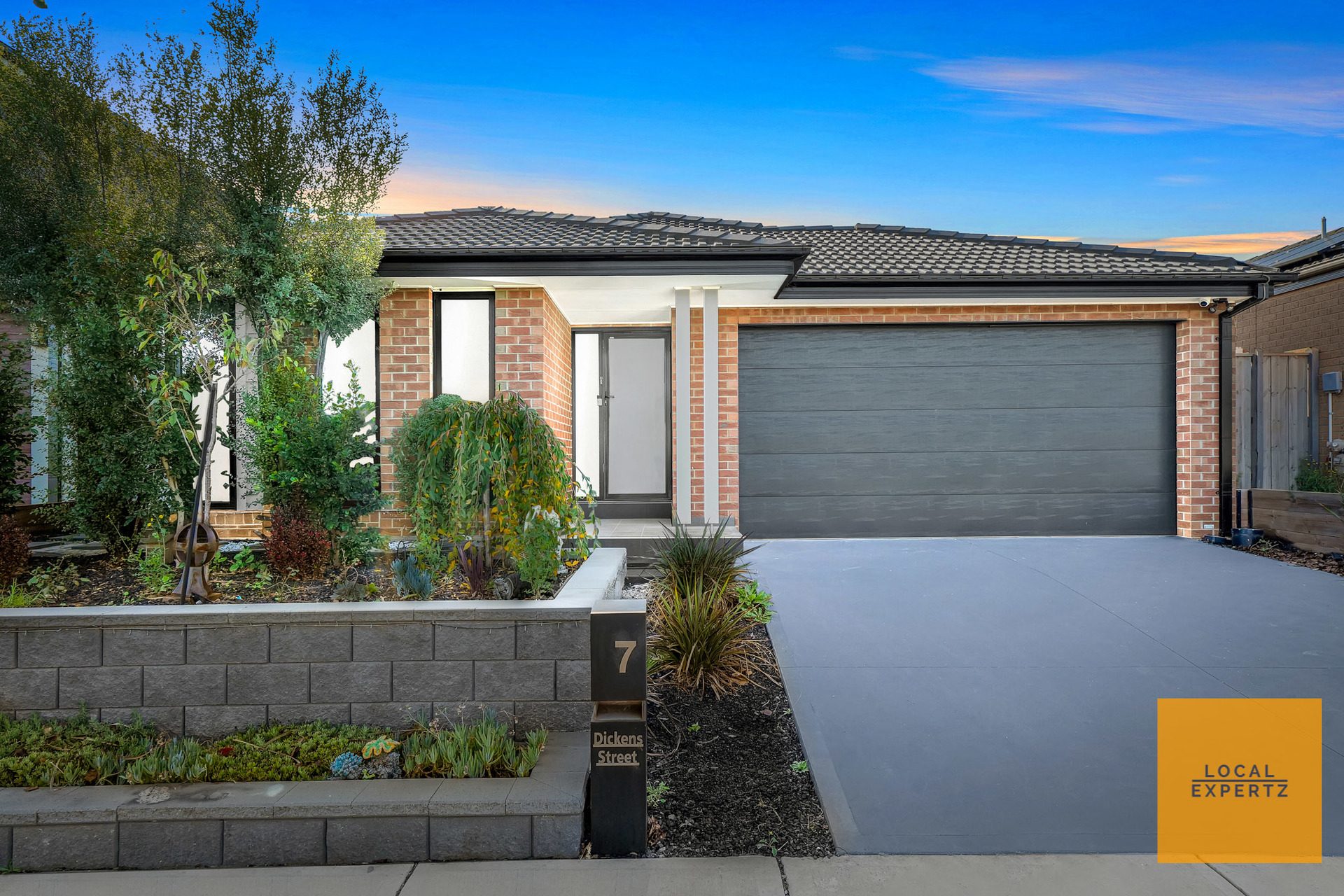 7 Dickens Street, Strathtulloh, VIC — photo 1