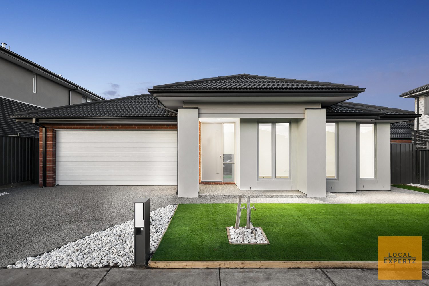 10 Timbarra Chase, Cobblebank, VIC — photo 1