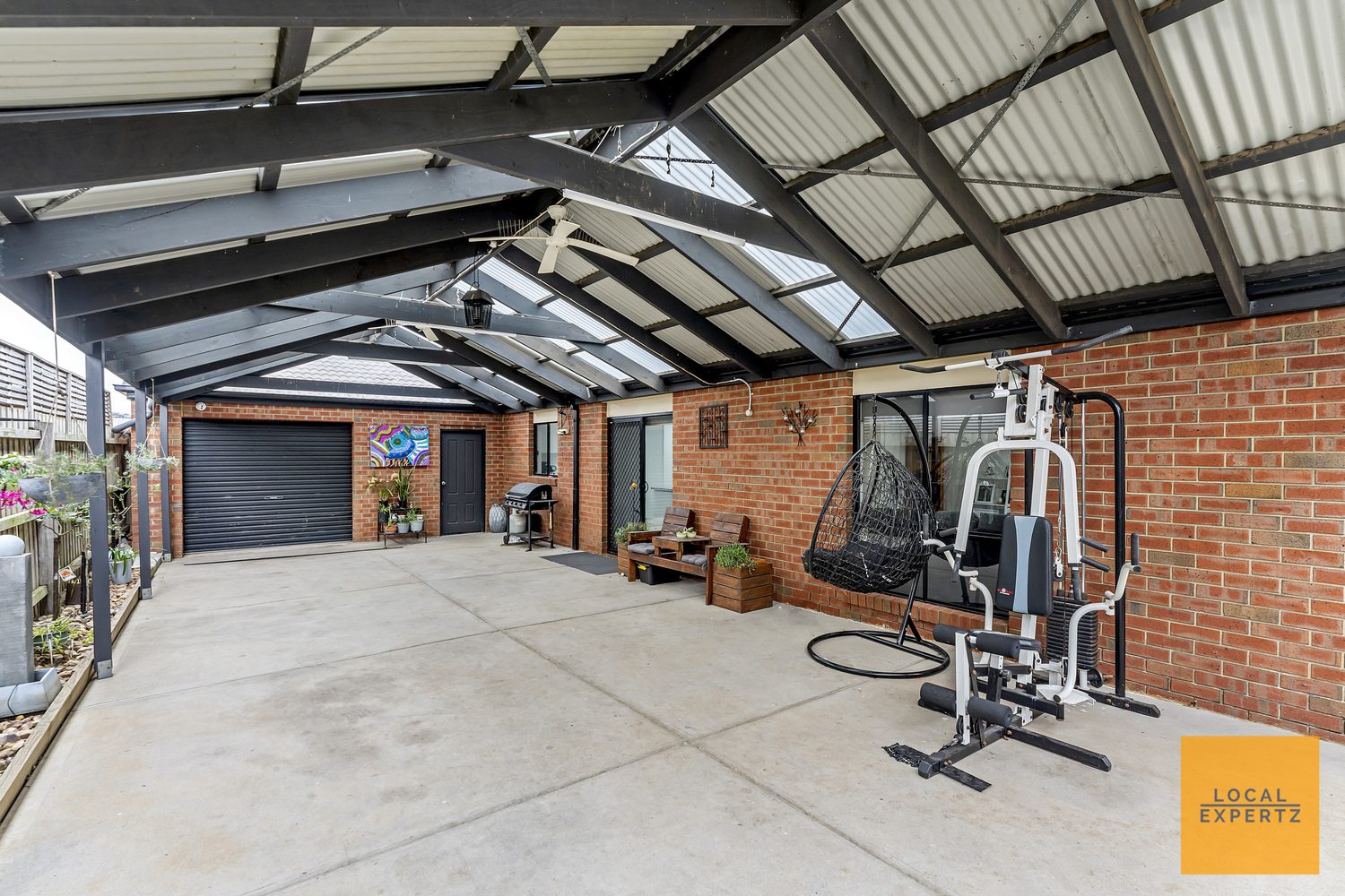 15 Ridgeway, Melton West, VIC — photo 1