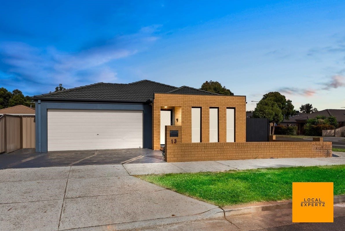 13 Wilkins Crescent, Burnside Heights, VIC — photo 1