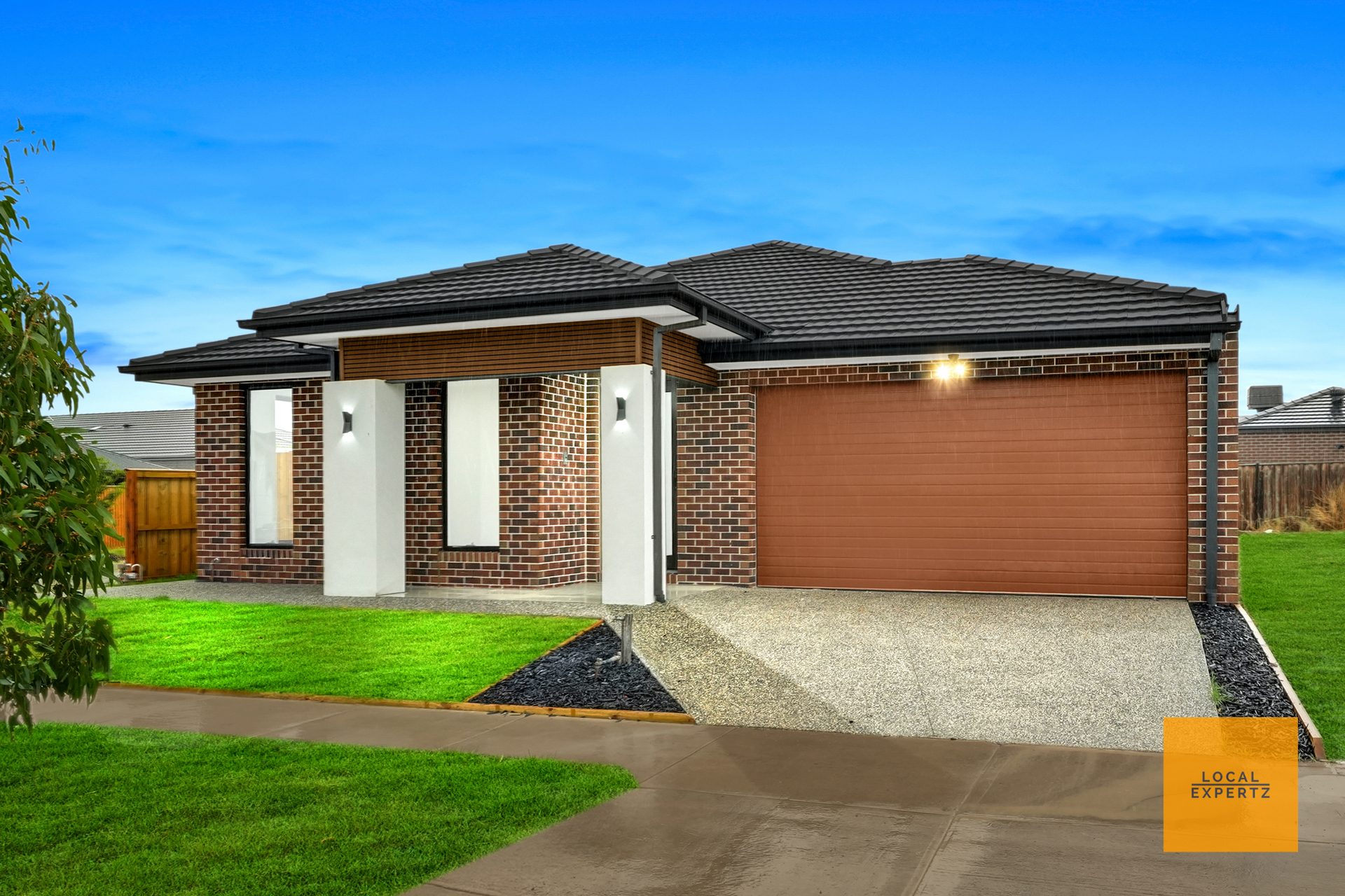 10 Emilia Circuit, Fraser Rise, VIC — photo 1