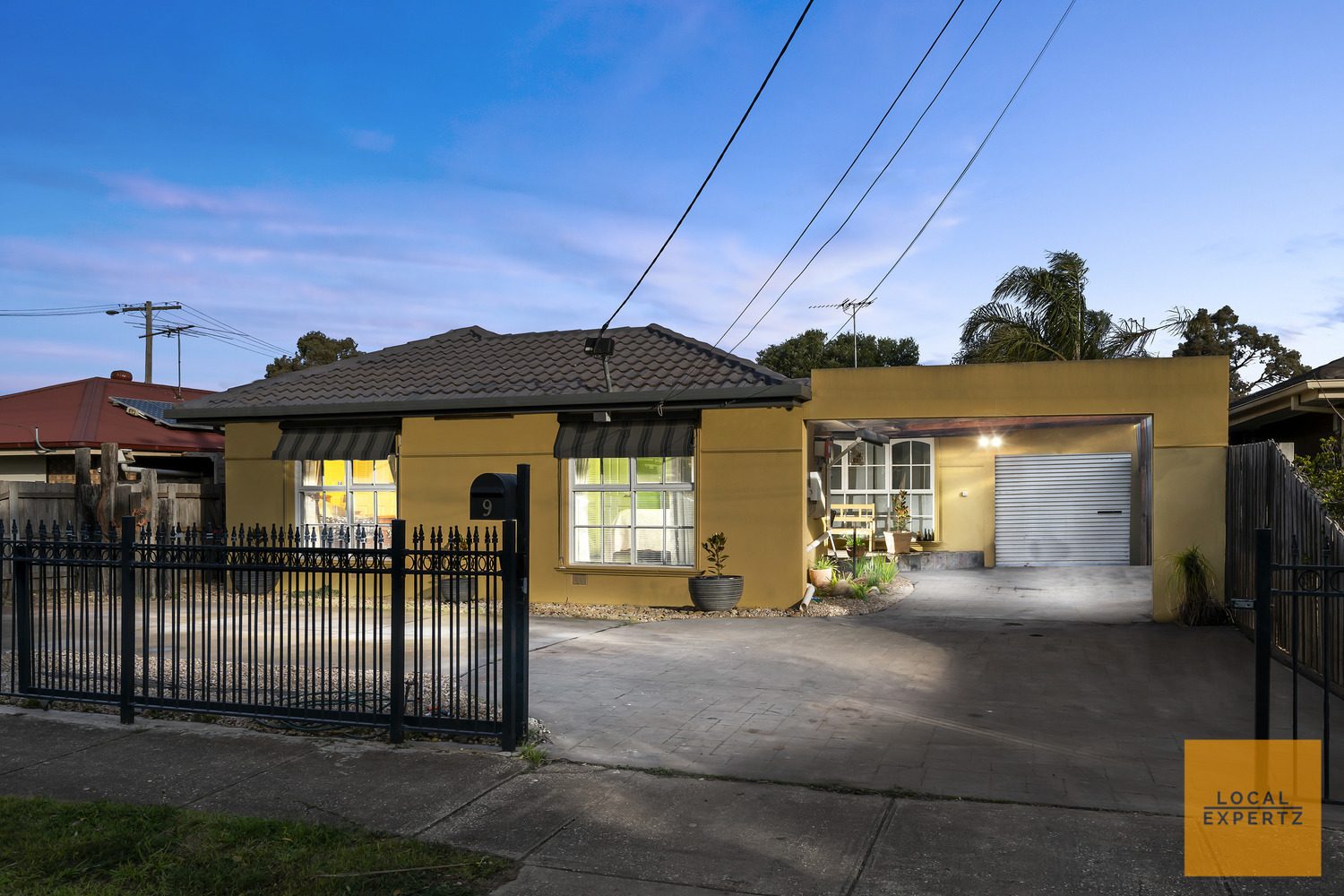 9 Second Avenue, Melton South, VIC — photo 1