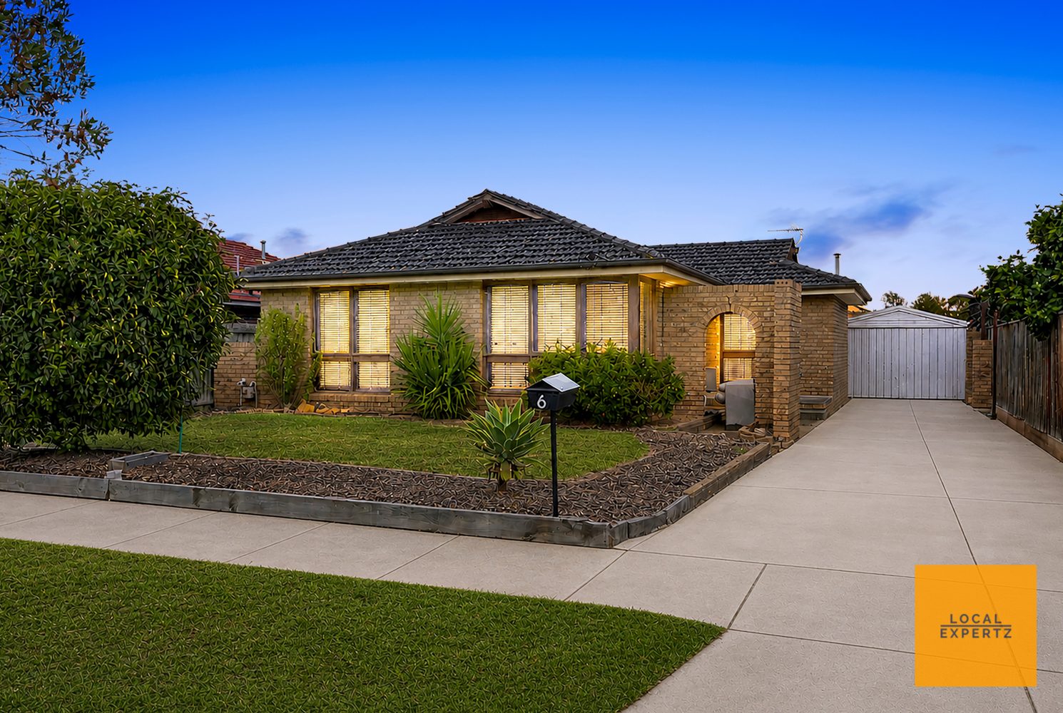 6 Clowes Street, Melton South, VIC — photo 1