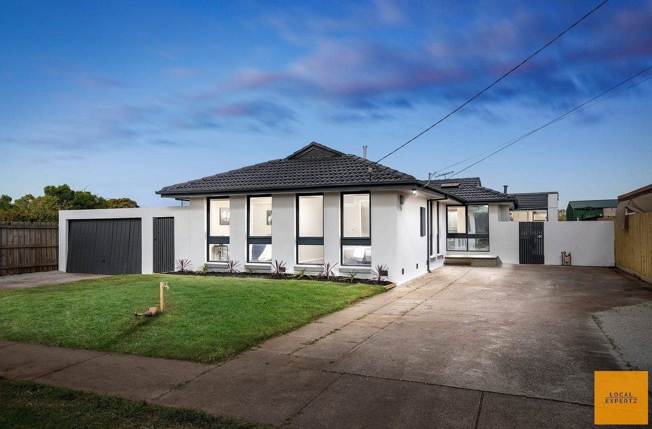 42 Riddle Drive, Melton, VIC — photo 1